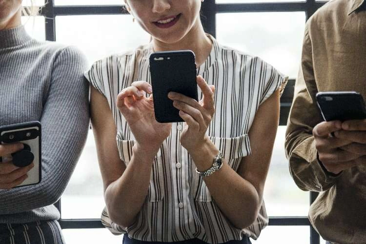 Günde ortalama 8 saat internet kullanıyoruz haberinin görseli