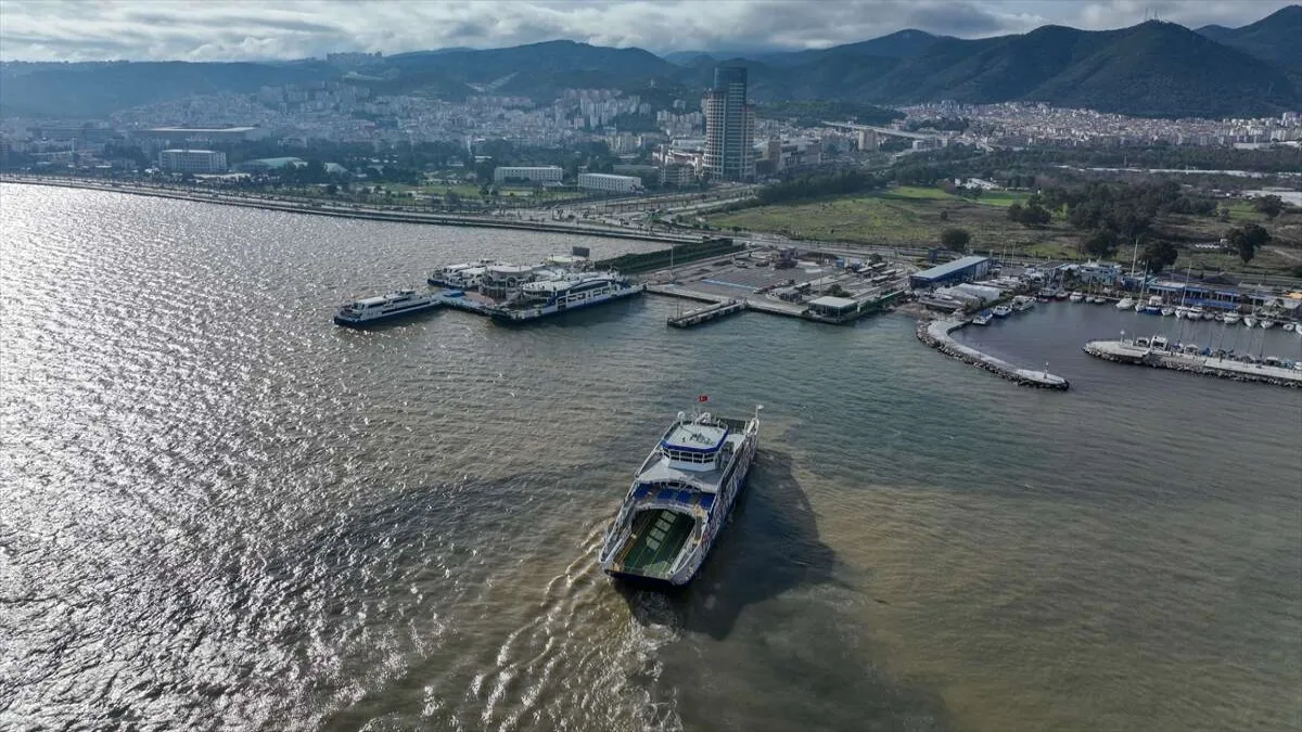 İzmir'de sağanak etkili oldu - 1590