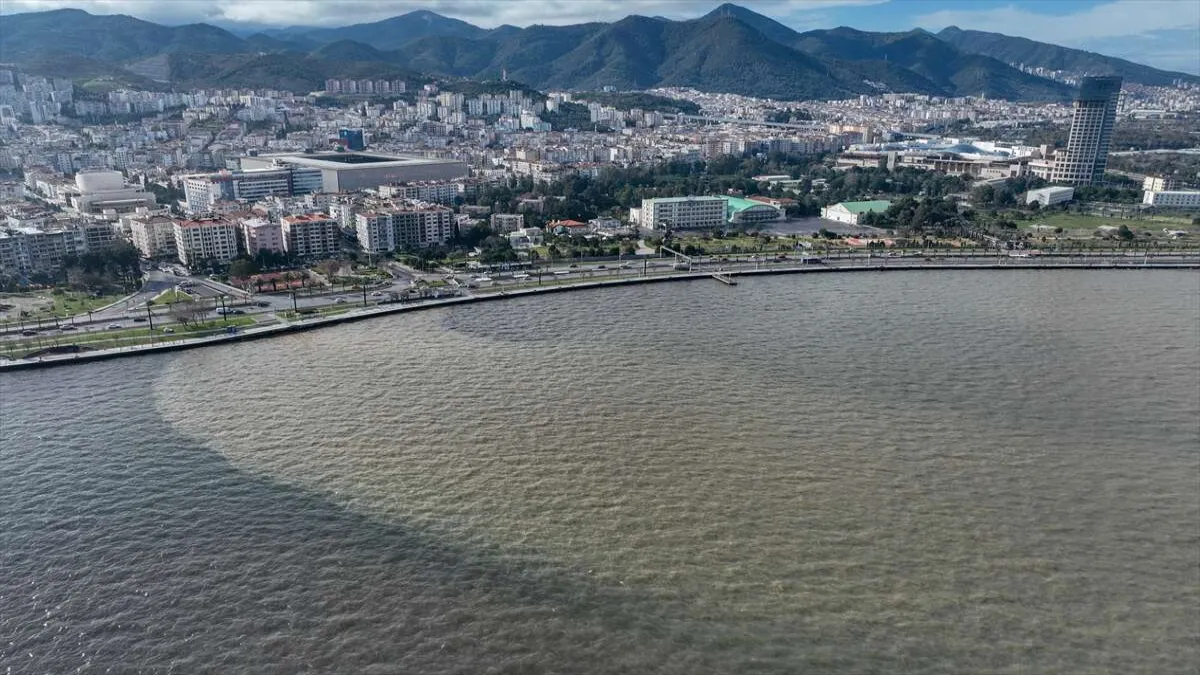 İzmir'de sağanak etkili oldu - 1587