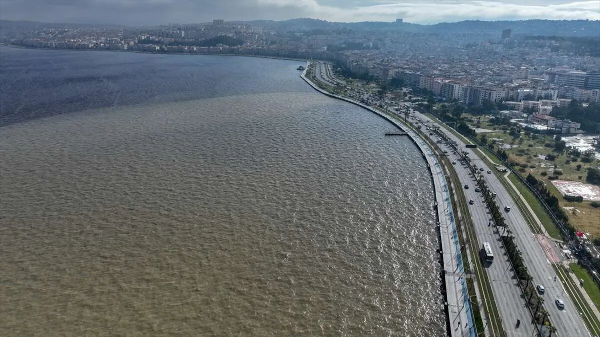 İzmir'de sağanak etkili oldu - 490