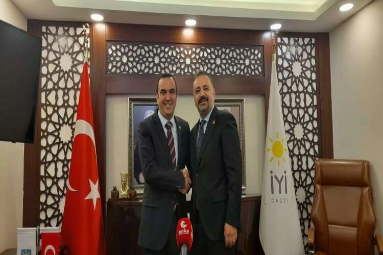 CHP’den İYİ Parti’ye ‘hayırlı olsun’ ziyareti haberinin görseli