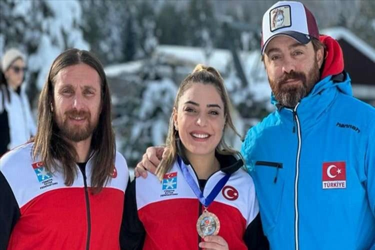 Milli kayakçı Sıla Kara, FIS Kupası'nda bronz madalya kazandı haberinin görseli