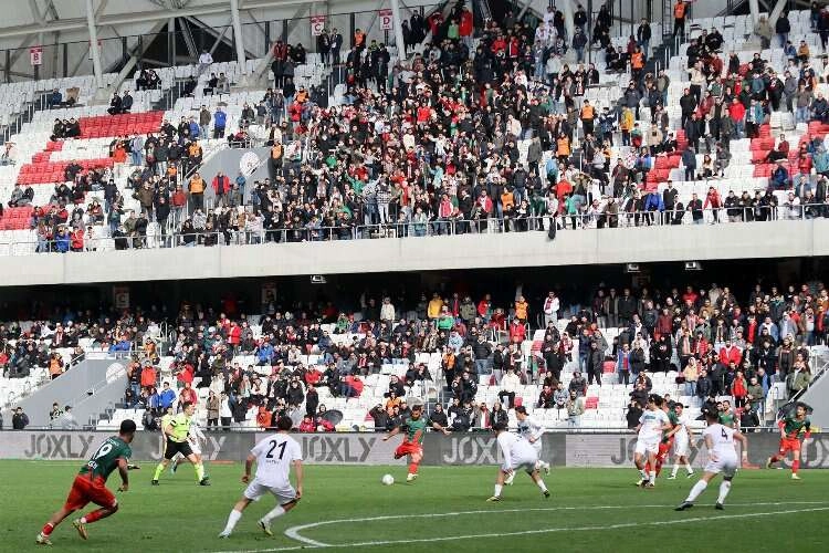 Karşıyaka, zirveye çıkmak istiyor haberinin görseli
