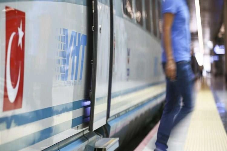 YHT ile 2022'de 9 milyon 363 bin kişi seyahat etti haberinin görseli