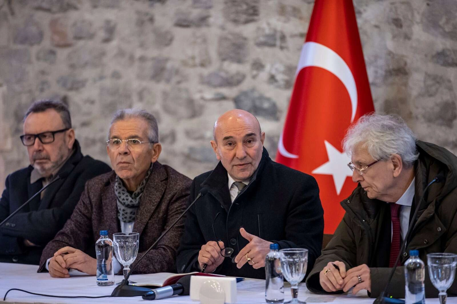 İzmir ‘doğu’ için tek yürek: Bir Umut hareketi yola çıktı