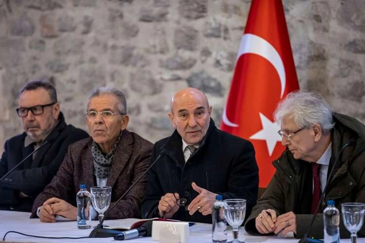İzmir ‘doğu’ için tek yürek: Bir Umut hareketi yola çıktı haberinin görseli