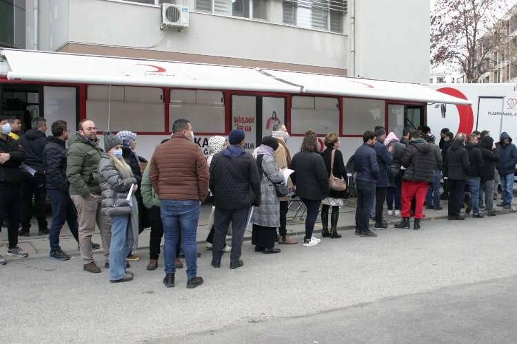 Deprem bölgesi için kan bağışı seferberliği haberinin görseli