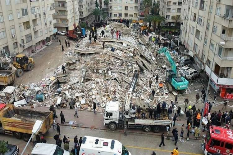 AB üyesi 13 ülke Türkiye'ye arama kurtarma ekipleri gönderiyor haberinin görseli