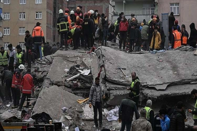 Sağlık Bakanı Fahrettin Koca: Can kaybı 1651'e yükseldi haberinin görseli
