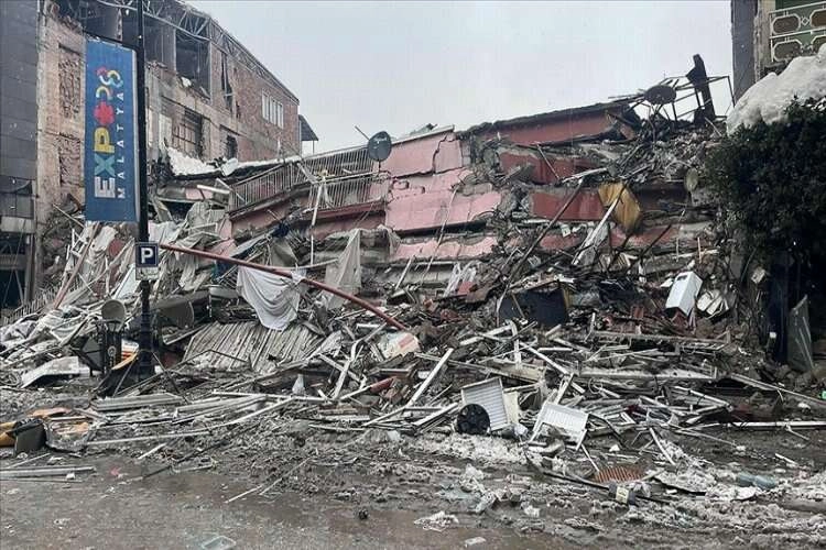 Ünlü isimler depremin ardından tek yürek oldu haberinin görseli