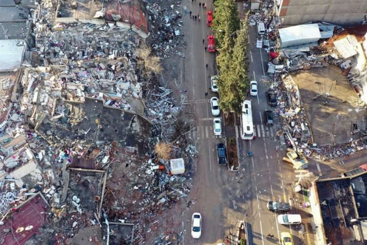 AFAD:  3 bin 432 kişi hayatını kaybetti haberinin görseli