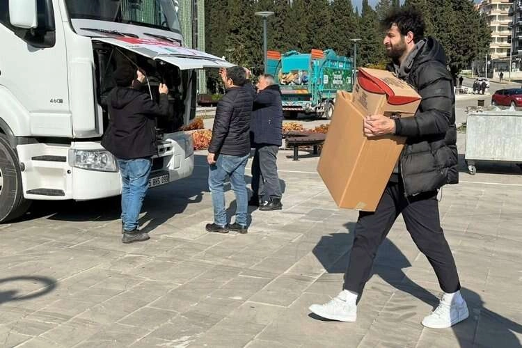 Petkimspor, Aliağa Belediyesi'nin çalışmalarına katıldı haberinin görseli