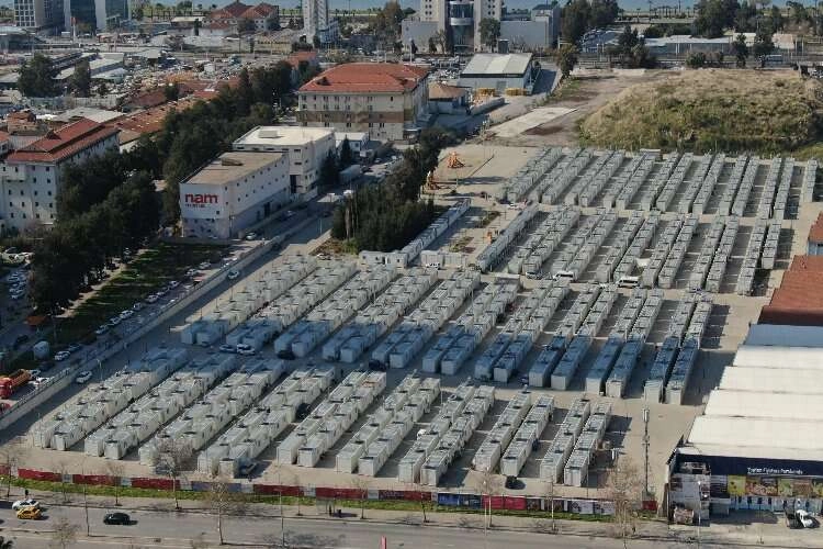 İzmir'in konteyner kenti depremzedelere açılıyor haberinin görseli
