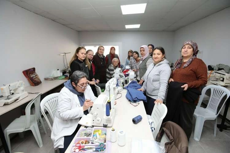 İzmirli kadınlardan ‘sıcak’ dayanışma haberinin görseli