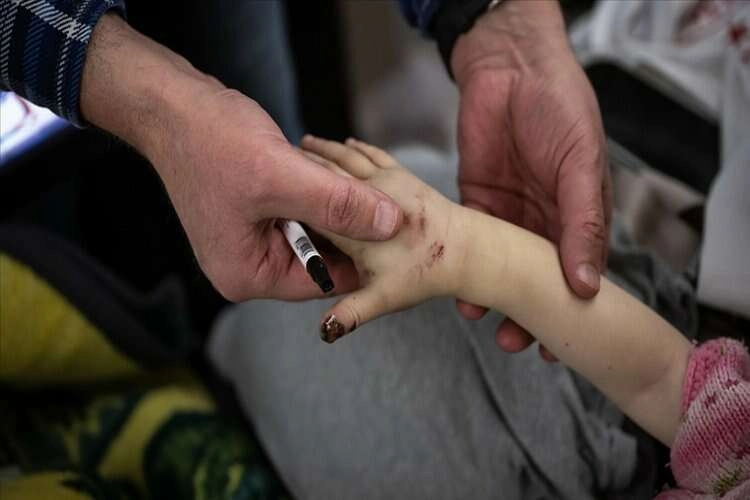 Deprem bölgelerindeki refakatsiz çocuklara ilişkin uyarı ve açıklama haberinin görseli