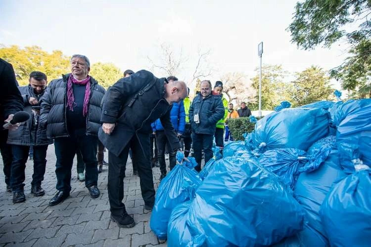 İzmir’de deprem dayanışması için 41 milyon lirayı aşan destek haberinin görseli