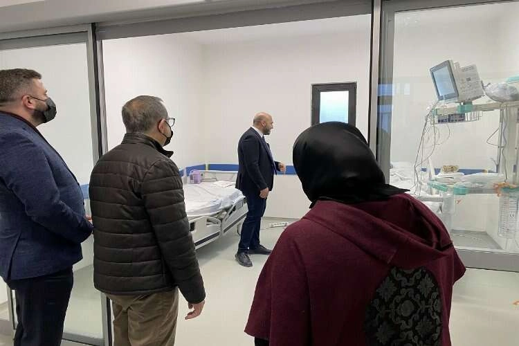 Tedavi altındaki depremzedelere destek ziyareti haberinin görseli