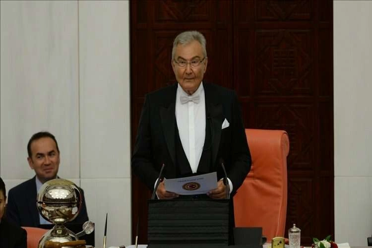 Deniz Baykal'ın cenazesi salı günü Devlet Mezarlığına defnedilecek haberinin görseli