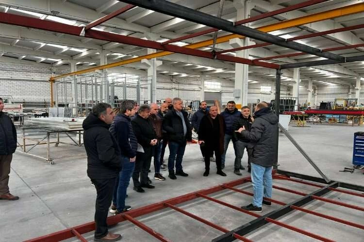 25 dakikada ev olan konteynerler üretildi haberinin görseli