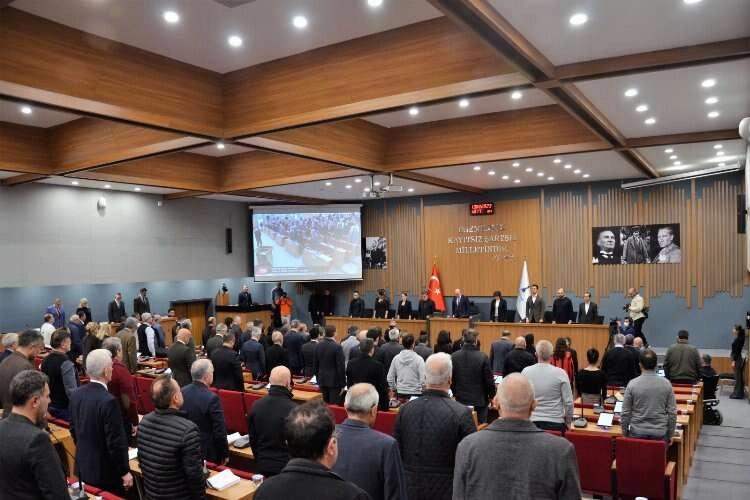 CHP ve İYİ Parti’den anlamlı bağış: Büyükşehir’den deprem için ‘ortak güç’ çağrısı haberinin görseli