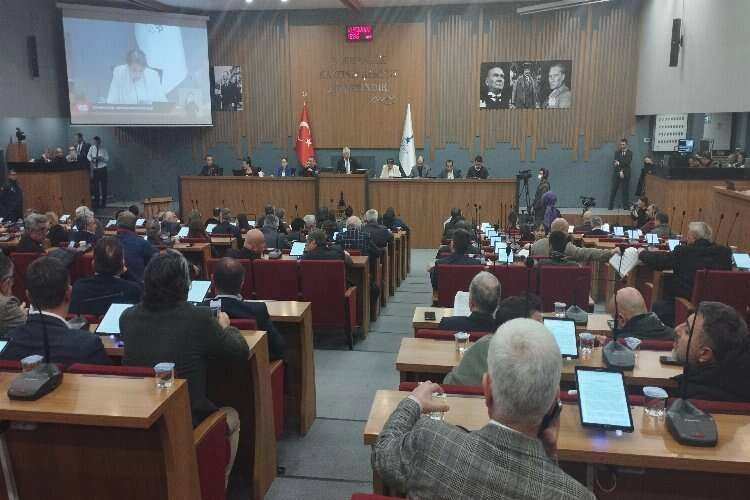 Mecliste ‘Urla planı’ gerginliği: CHP grubunda çatlak! haberinin görseli