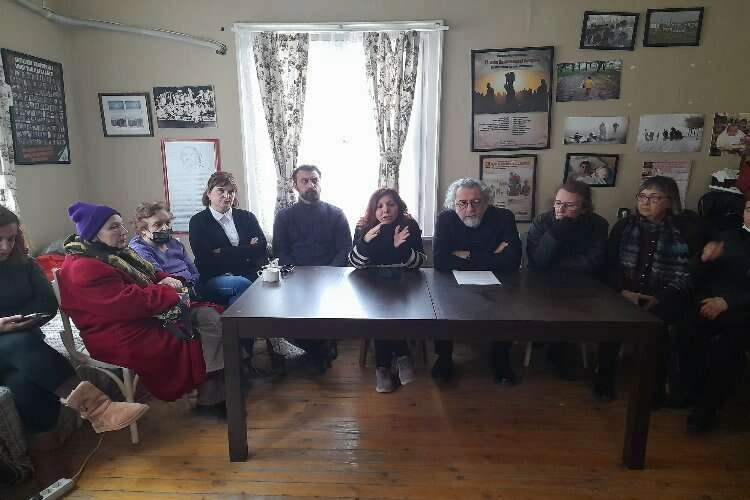 Depremzede mülteciler için çağrı: “Başınızın çaresine bakın” deniyor! haberinin görseli
