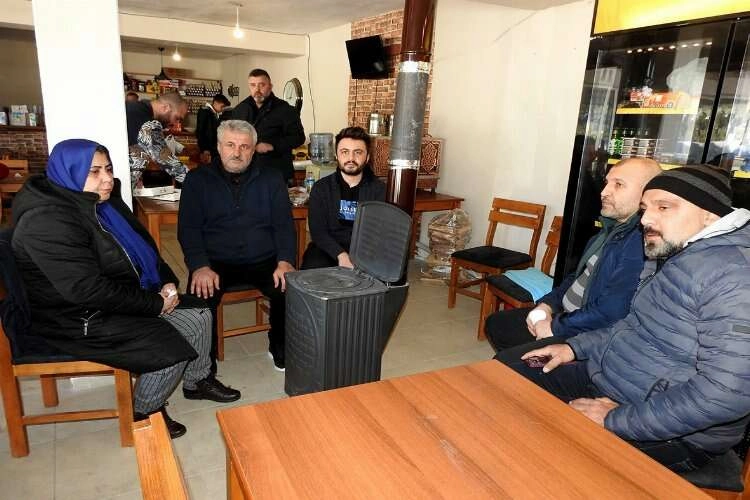 Çeşme'ye gelen depremzedeler o anları anlattı haberinin görseli