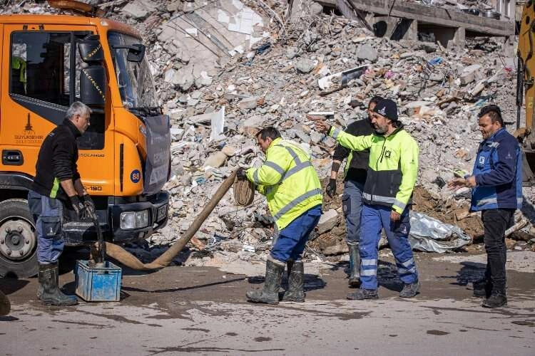 İZSU ekipleri Hatay’ın altyapısı için seferber oldu haberinin görseli