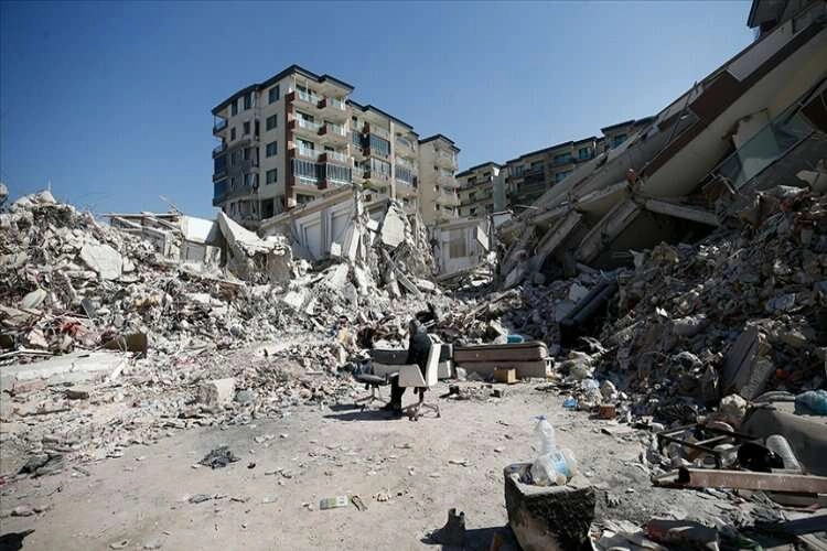 Hatay ve Osmaniye'de deprem anından yeni görüntüler haberinin görseli