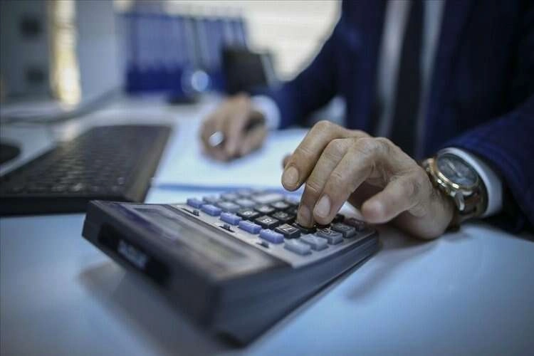 Depremde zarar gören vergi daireleri geçici olarak başka yerde hizmet verecek haberinin görseli