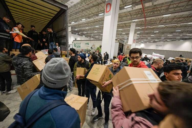 Afet bölgesine yardımlar 65 milyon lirayı aştı haberinin görseli