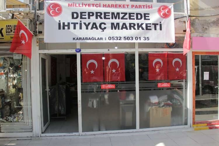 İzmir’de MHP'den depremzedelere dayanışma marketi haberinin görseli