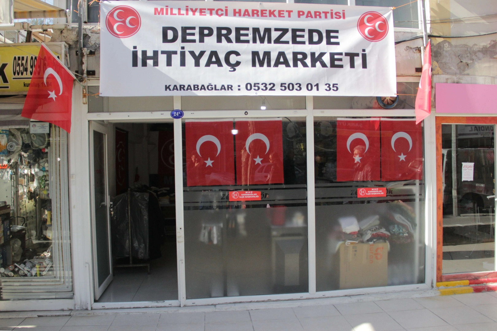 İzmir’de MHP'den depremzedelere dayanışma marketi