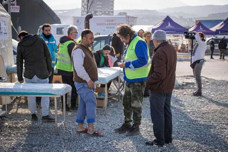 İzmir Büyükşehir Belediyesi Hatay’da sahra hastanesi kuruyor haberinin görseli