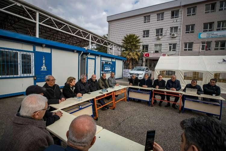 Başkan Soyer, açıkladı: “200 haneli konteyner kent kuruyoruz” haberinin görseli