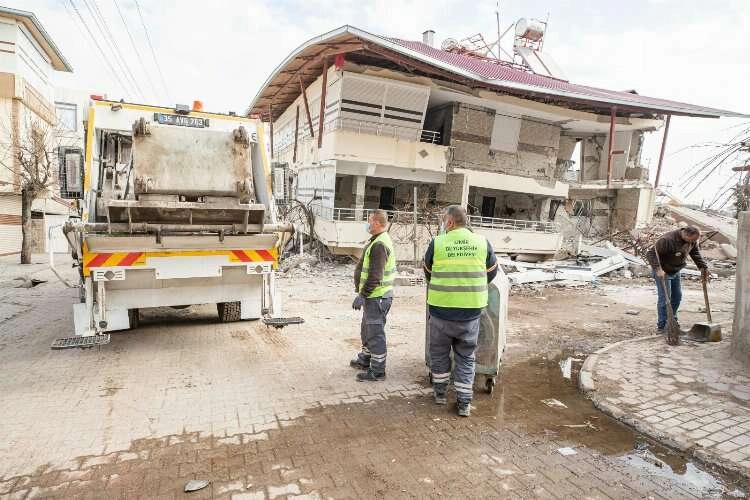 İzmir'den Kahramanmaraş’ a temizlik seferberliği haberinin görseli