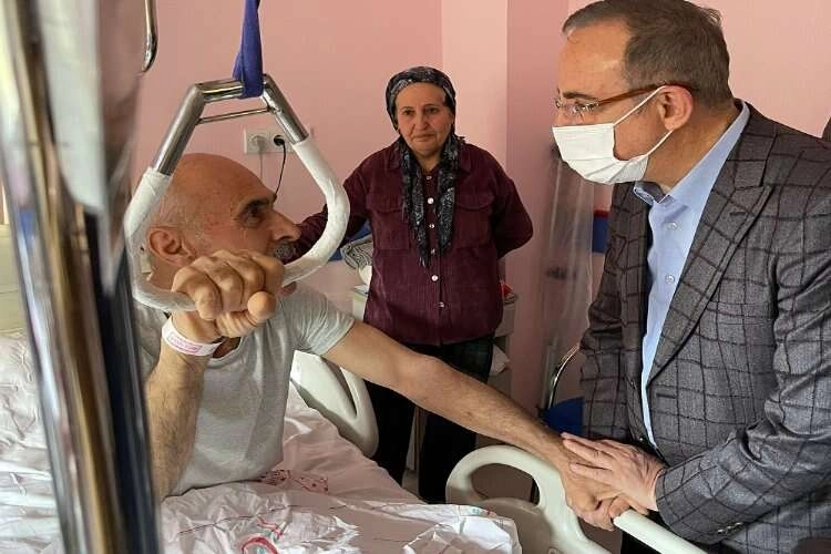 Başkan Sürekli: “Depremzedelerimizi bir an bile yalnız bırakmayacağız” haberinin görseli