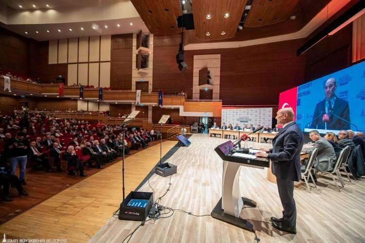 Başkan Soyer duyurdu: İzmirliler binalarının deprem karnesini ücretsiz çıkaracak haberinin görseli