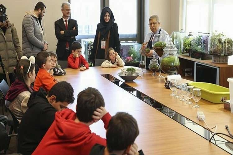 Cumhurbaşkanlığında afetzede çocuklara moral etkinliği haberinin görseli