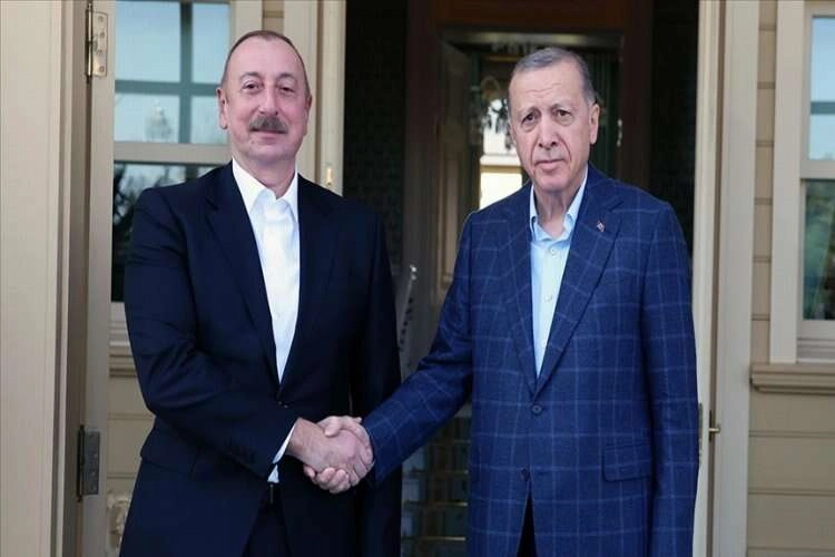 Cumhurbaşkanı Erdoğan, Azerbaycan Cumhurbaşkanı Aliyev ile bir araya geldi haberinin görseli