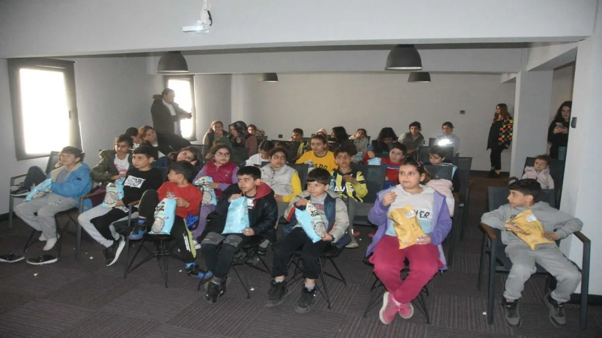 Depremzede çocuklar için seferber oldular