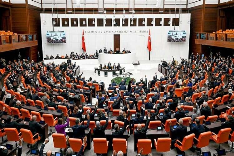 TBMM Genel Kurulu, EYT ve depremlerle ilgili araştırma komisyonu kurulması için mesai yapacak haberinin görseli