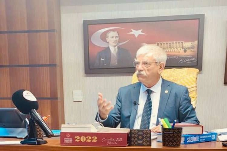 “Sarayın kararları bilimi ve eğitimi hedef alıyor” haberinin görseli