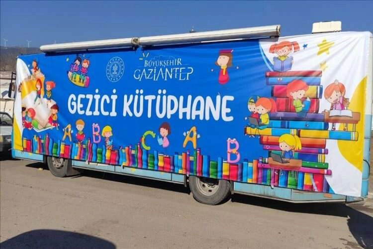 Otobüs kütüphaneler depremzede çocukların hizmetinde haberinin görseli