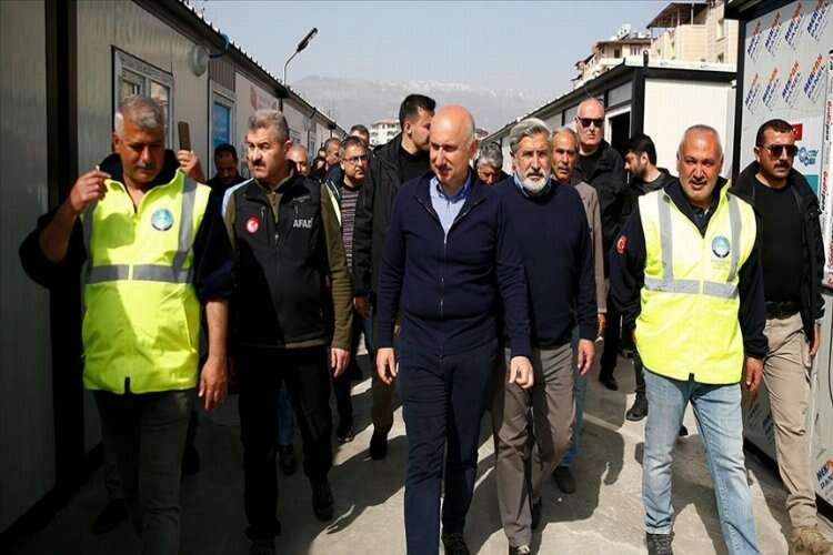 Deprem bölgesine kalıcı konutların yapımına bu hafta başlanması planlanıyor haberinin görseli