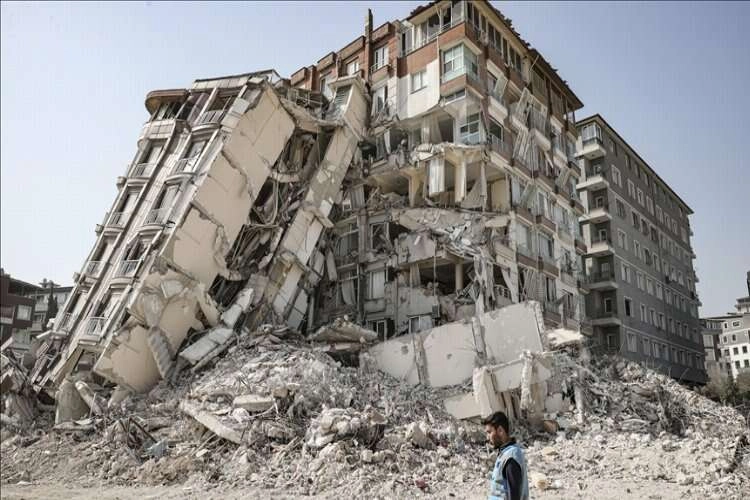 Depremlerde 45 bin 89 kişi hayatını kaybetti haberinin görseli