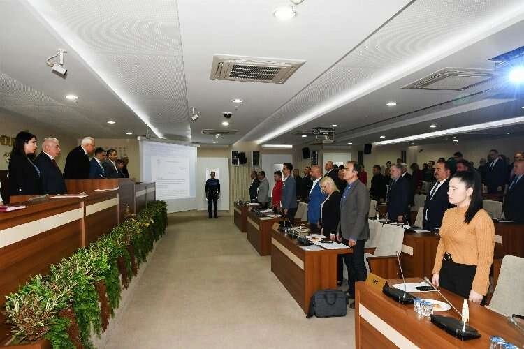 Karabağlar Belediye Meclisi’nde Kürüm için saygı duruşu haberinin görseli
