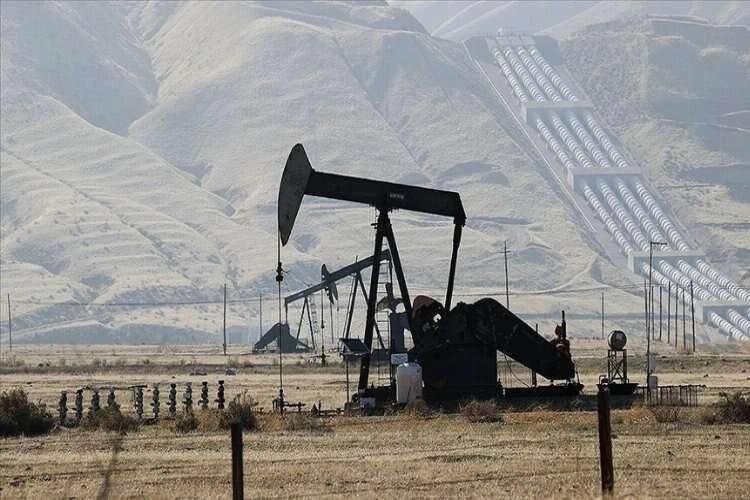 Brent petrolün varil fiyatı 83,97 dolar haberinin görseli