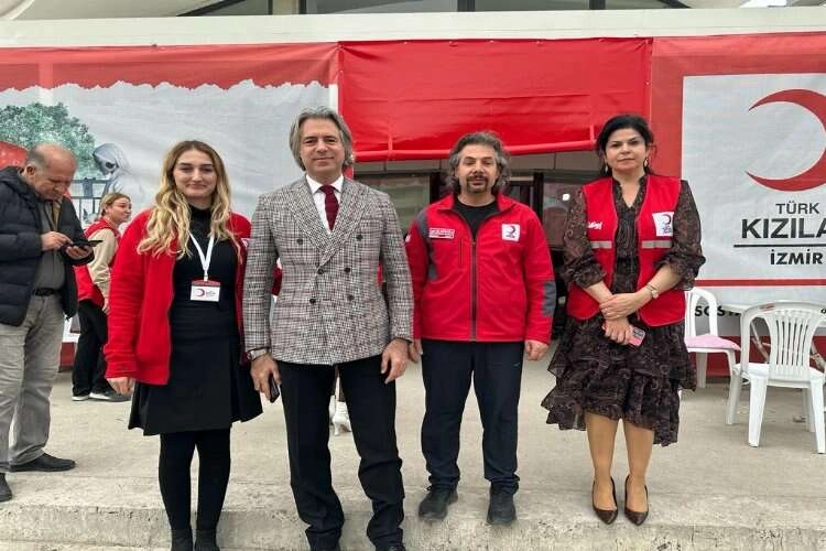 Kızılay Bayraklı Şube Başkanı Köroğlu: İki bin kırk beş aileyi giydirdik haberinin görseli