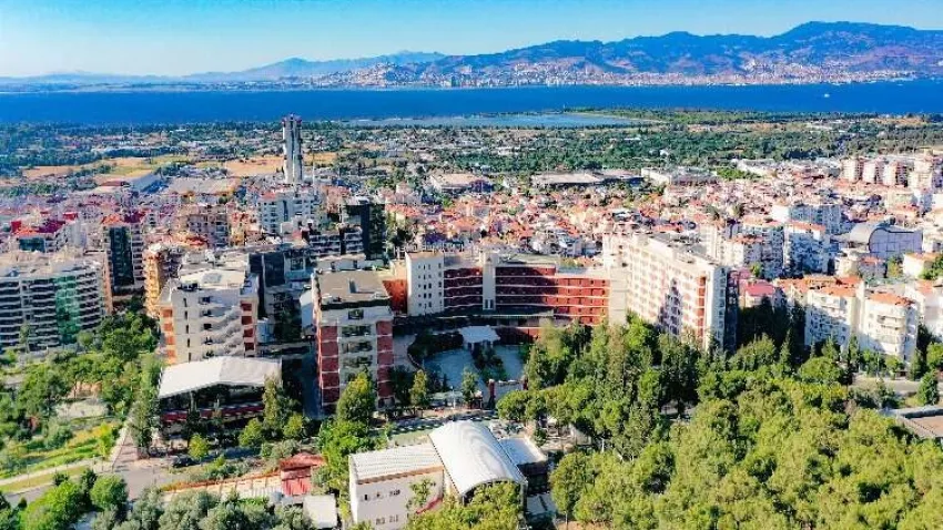 İEÜ'de yeni karar: Dersimiz deprem